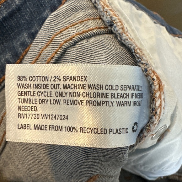 High Rise Ripped Jeans - Picture 4 of 8